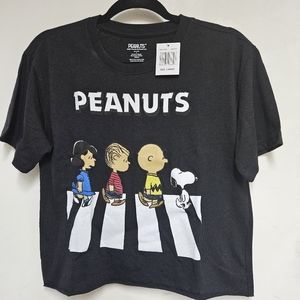 Peanuts T-shirt size large